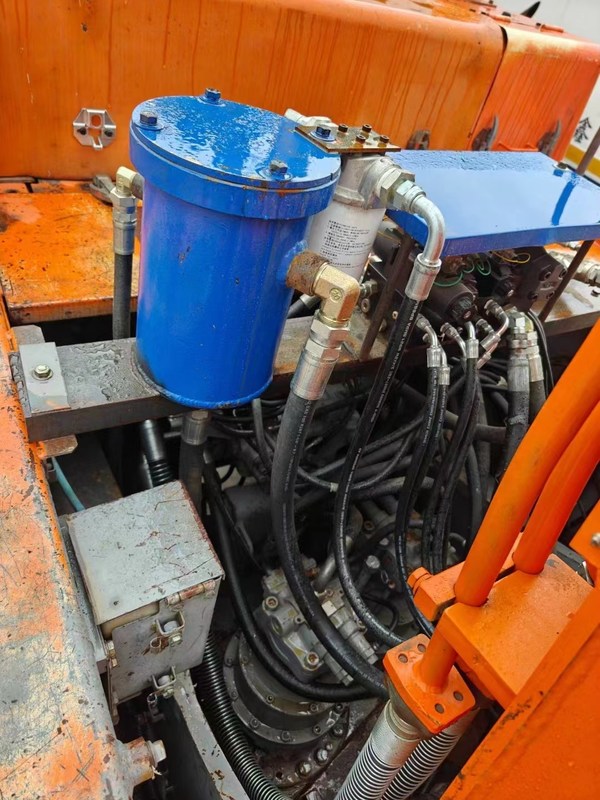 Excavadora Hitachi 470 LC-3 de alto desempenho: o seu próximo parceiro pesado!