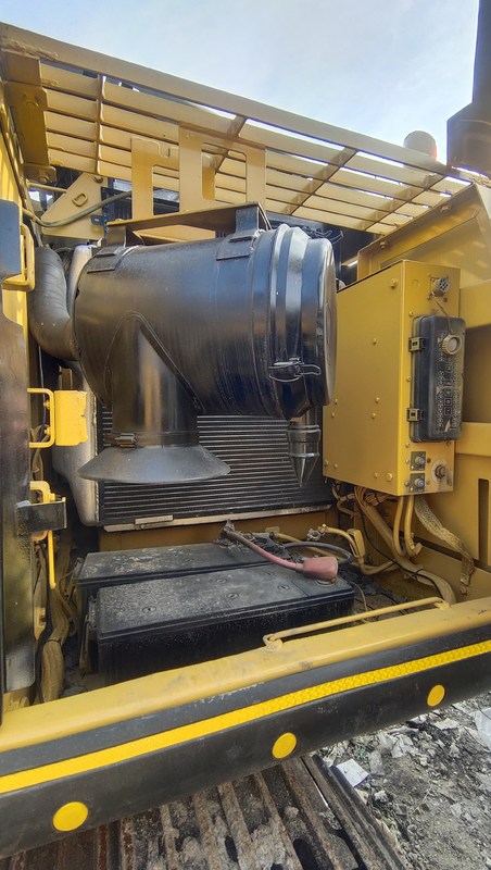 Ótima oferta: Excavadora usada Cat 325 CL para venda, em bom estado.