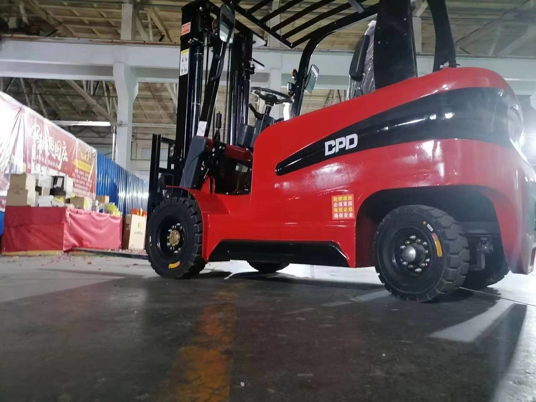 Mini-elevadores elétricos e mini-elevadores diesel