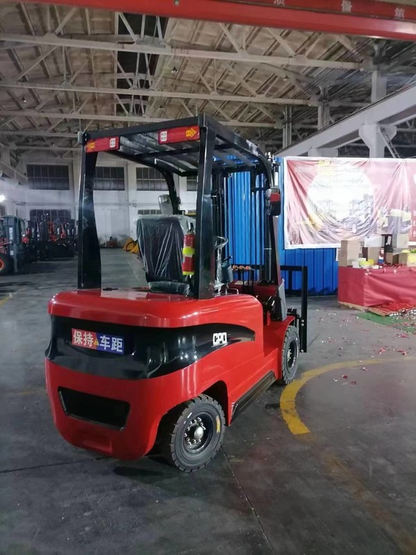 Mini-elevadores elétricos e mini-elevadores diesel