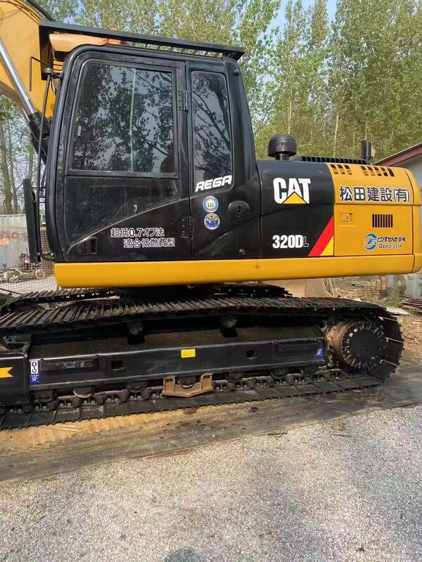Tipo de rastreador usado: Escavadeira CAT 320DL, equipamento de construção usado
