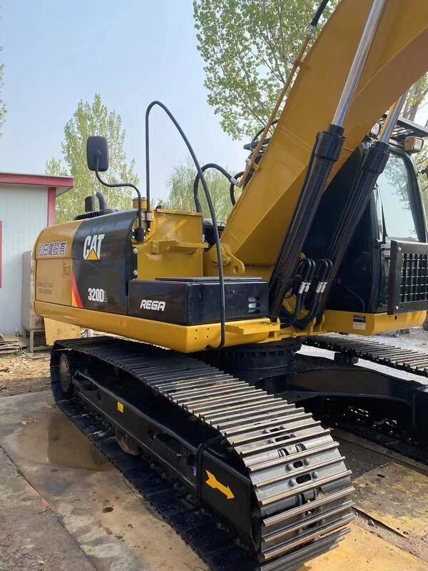 Tipo de rastreador usado: Escavadeira CAT 320DL, equipamento de construção usado