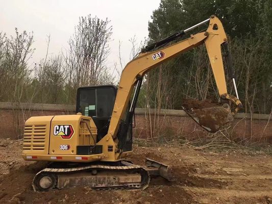 Excavadora Cat 306 de alto desempenho e 5,7 toneladas