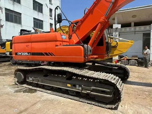 Excavadora de segunda mão Doosan DX225 tem excelente desempenho como uma máquina nova