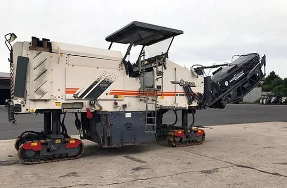 Máquina usada Wirtgen W205 de fresagem a frio, de alto desempenho, excelente estado.